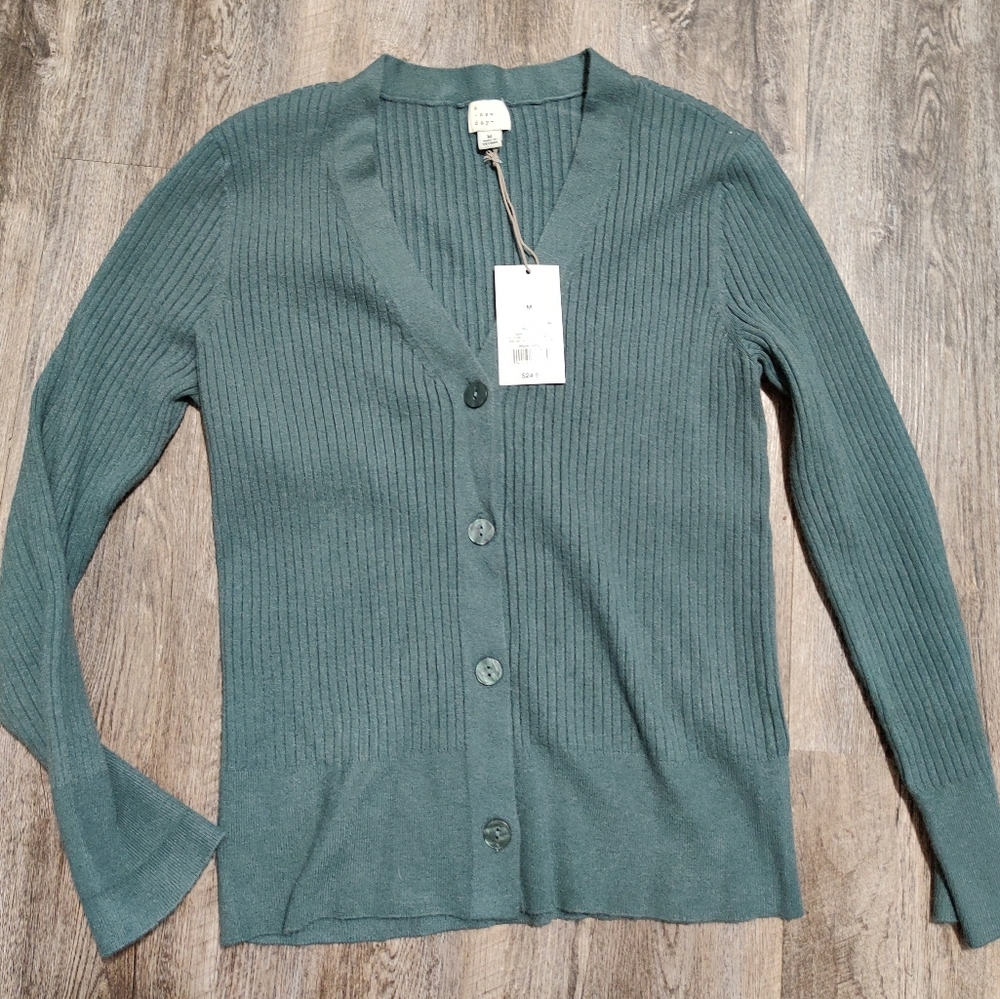 Green V-neck Button-up Cardigan